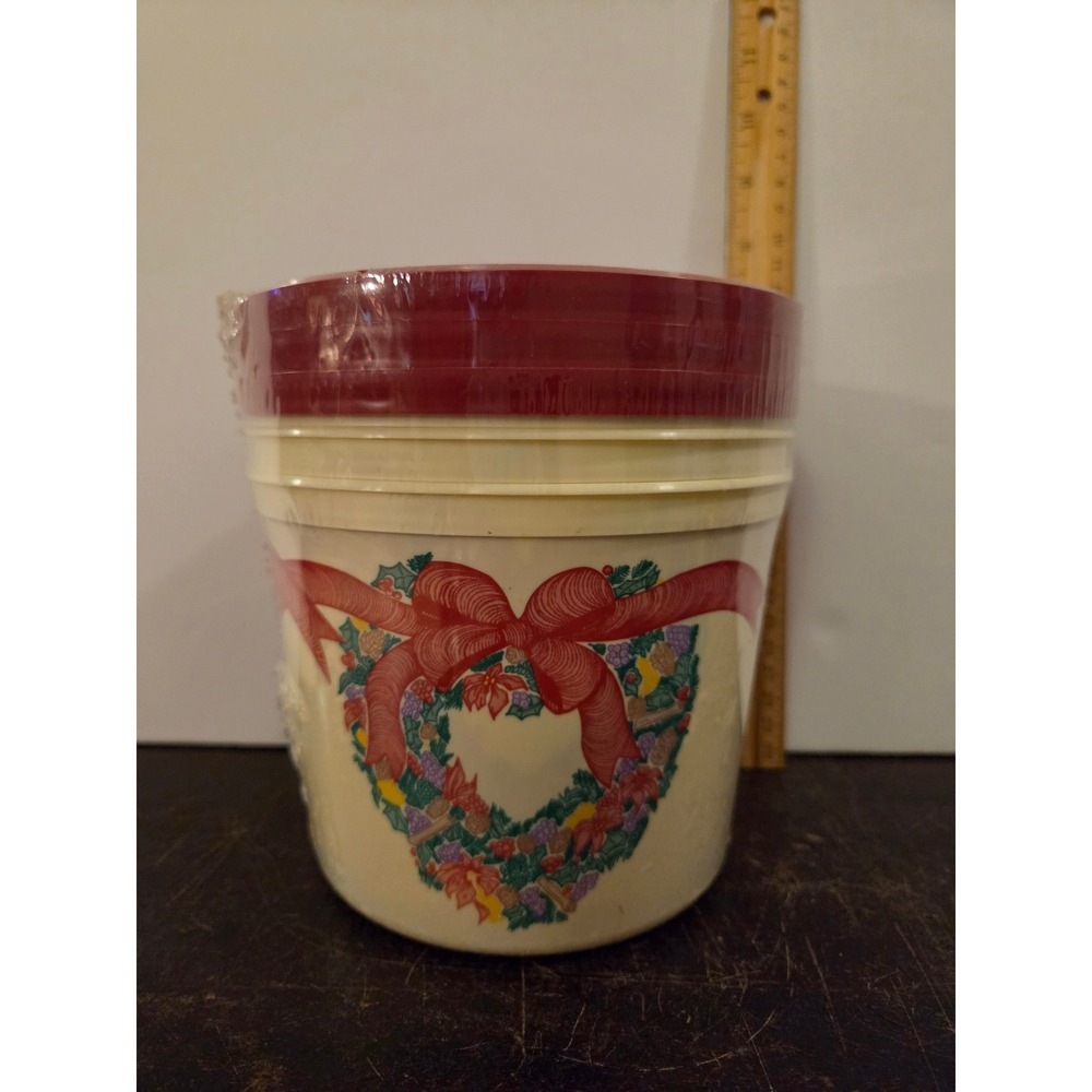 PackerWare Goodie Packs Christmas Wreath Plastic Bowls with Lids Set of 3 62oz